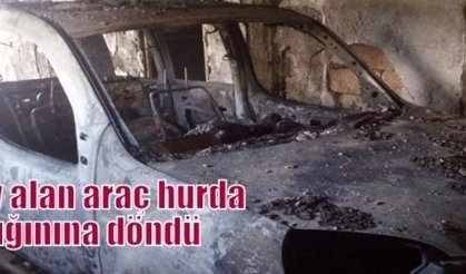 Alev alan araç hurda yığınına döndü  