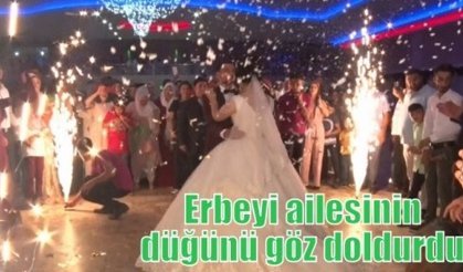 Erbeyi ailesinin düğünü göz doldurdu.