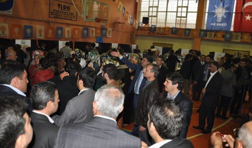 AK Parti, Mardin'de, bugün temayül yoklaması yaptı