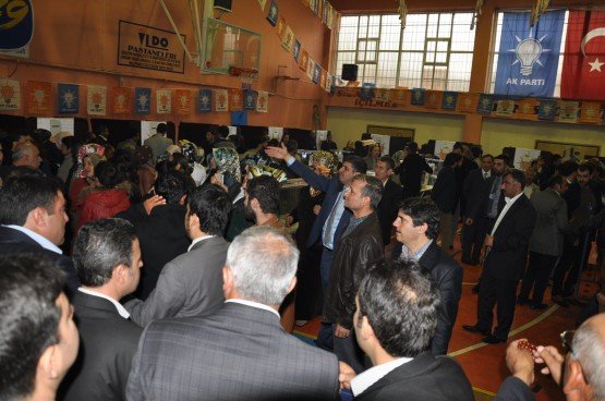 AK Parti, Mardin'de, bugün temayül yoklaması yaptı