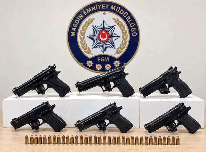 3 İlçede operasyon: 6 Adet ruhsatsız tabanca ele geçirildi